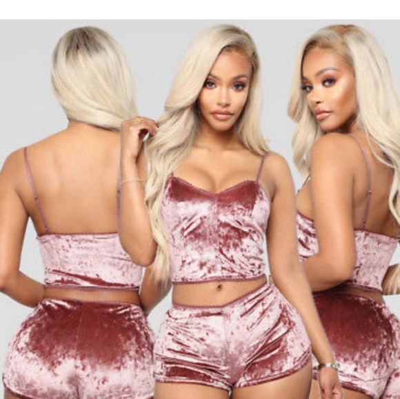 🌺Nwt Pink Crushed Velvet Sleep Set Small/Medium🌺 - Picture 6 of 6